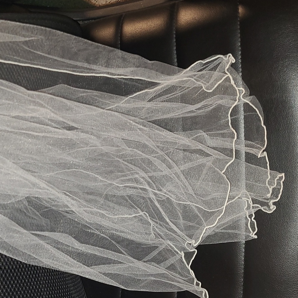 First Communion White Beaded Headband With Veil - Picture 3 of 3